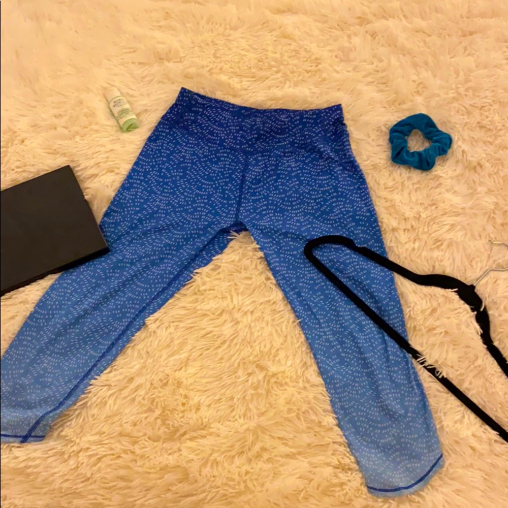 This is a 10/12 kids size leggings